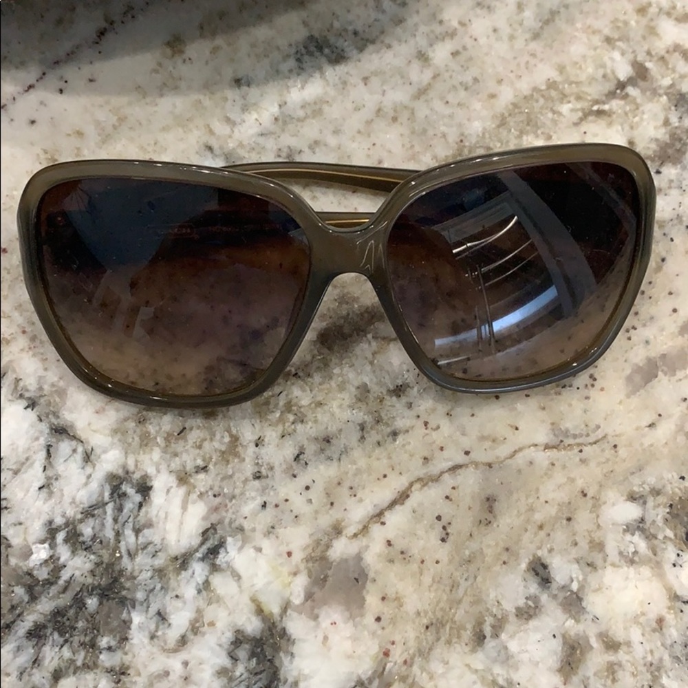 Coach sunglasses! With case! - Picture 2 of 4